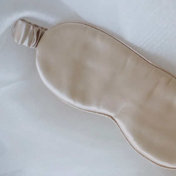 Silk Sleeping Eye Mask - Picture 2 of 5